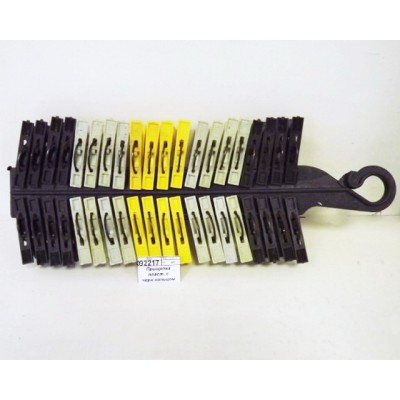 Прищепка пластмассовая с черным кольцом 40шт/лист  *50