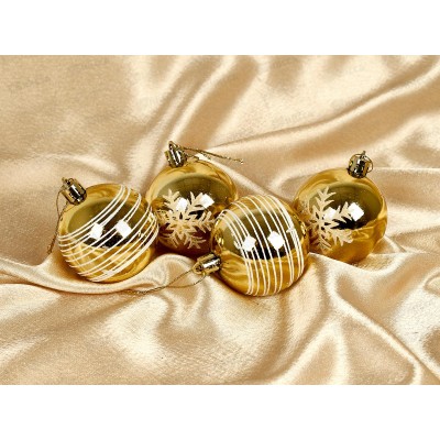 Набор елочных шаров 4шт "Снежные нити" 6см зол/белый 201-1626 Набор елочных шаров 4шт "Снежные нити" 6см зол/белый 201-1626