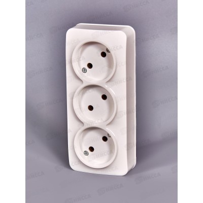 Розетка IONICH 3-местная открытой установки, бея заземления, 16А, 220В белая,керамика,1445 *10